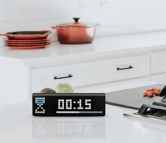  LaMetric Time Wi-Fi Clock + Elgato Stream Deck MK.2 -  Controlador inteligente para estudio en casa : Hogar y Cocina