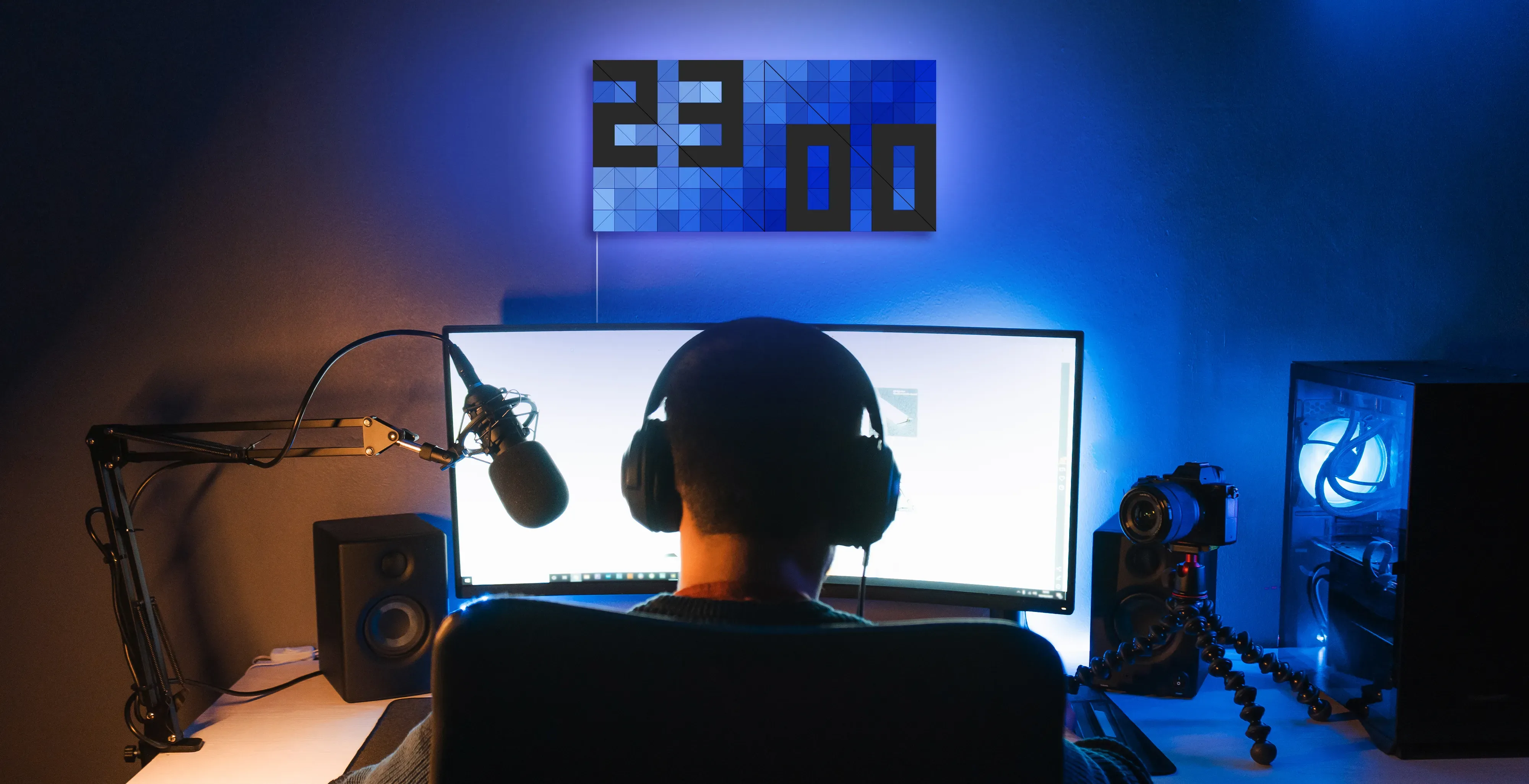 LaMetric SKY smart lighting - The Only Clock with Timeless Black Digits - 4 panels